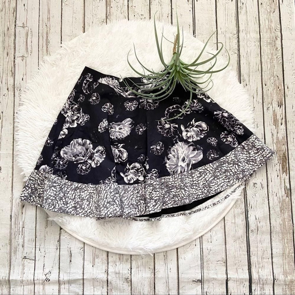 Prabal Gurung for Target Dresses & Skirts - Prabal Gurung for Target skaters skirt mini floral black white size 2